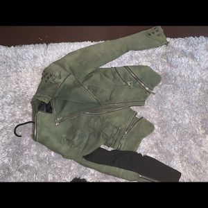 Army Green Jacket- Boutique Brand SzLARGE